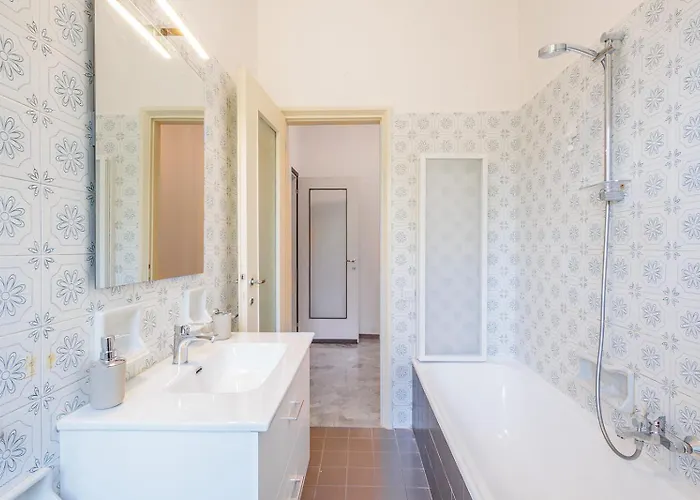 Guesthost - Bright Parco Dei Colli Appartamento