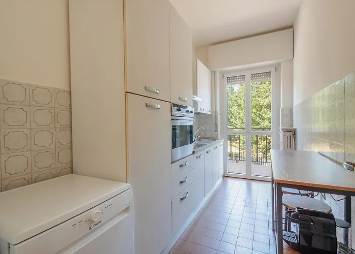 Guesthost - Bright Parco Dei Colli Appartamento *