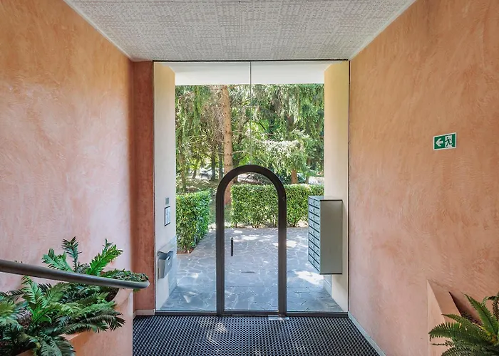 Appartamento Guesthost - Bright Parco Dei Colli *